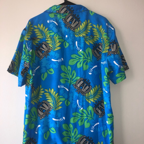 My Hero Academia UA High School Mens Large Button Down Shirt - Picture 2 of 2